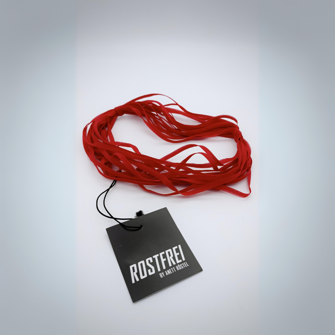 ANETT RÖSTEL "ROSTFREI" Stoffkette
