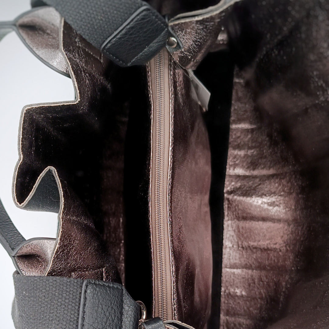 FRANK LYMAN Tasche Plissee, veganes Leder, schwarz, mit zusätzlicher Innentasche