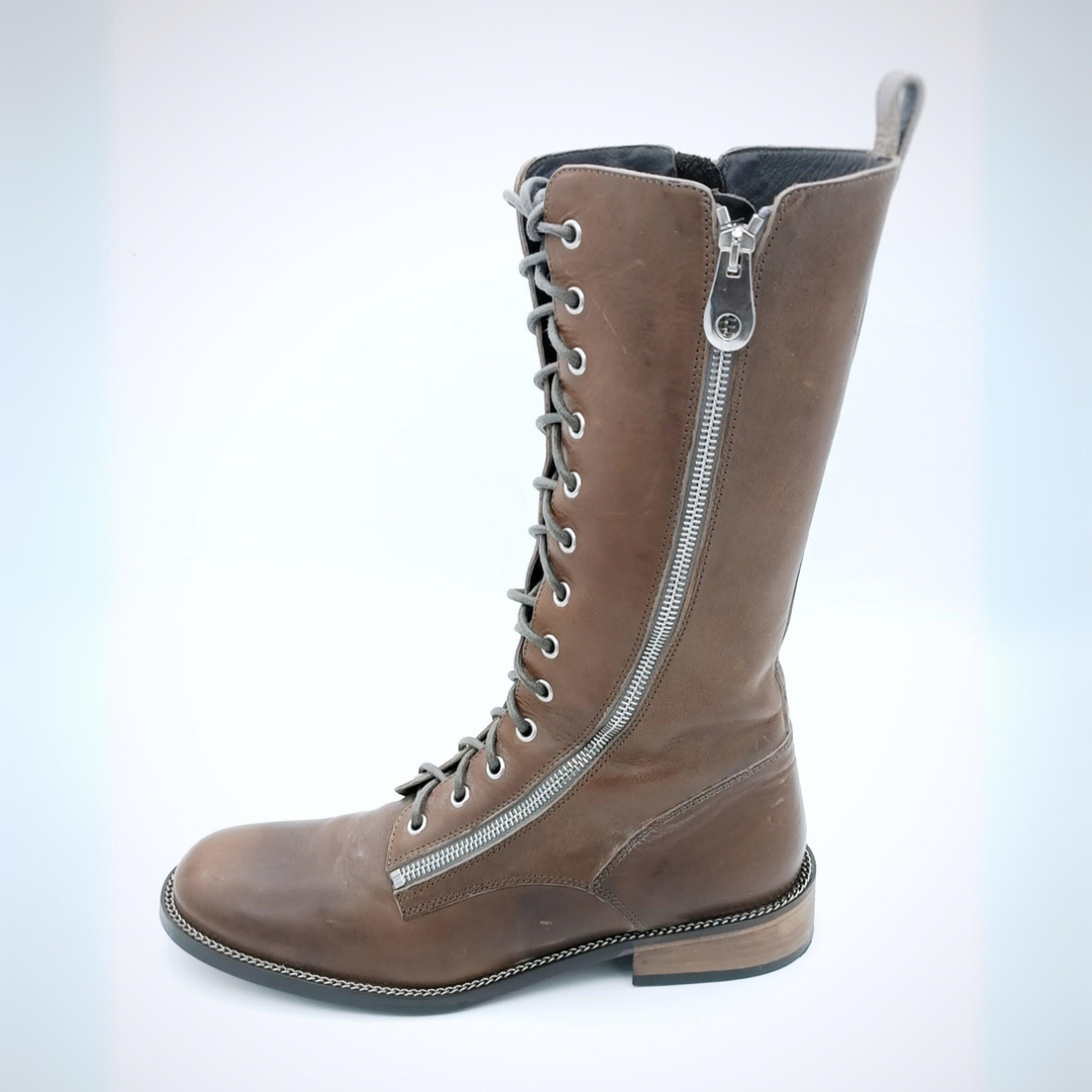 HIGH Lederstiefel braun, zwei Reißverschlüsse, mit Kettenumrandung auf der Sohle, Größe 40