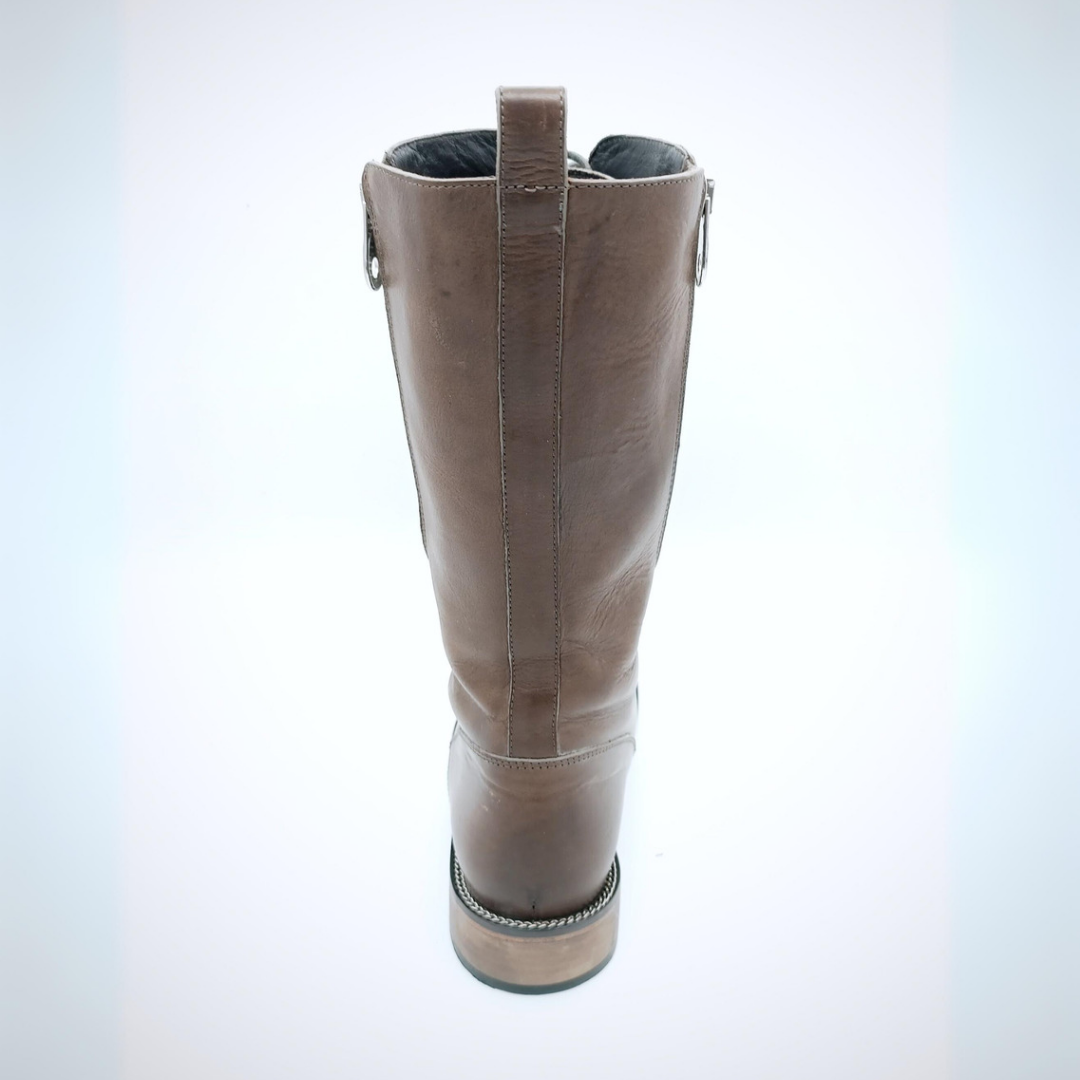 HIGH Lederstiefel braun, zwei Reißverschlüsse, mit Kettenumrandung auf der Sohle, Größe 40