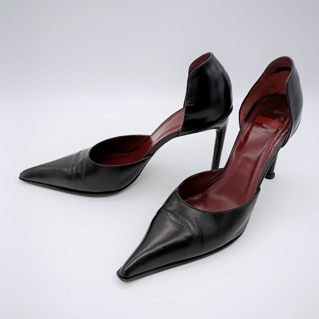 Pumps, schwarzes Leder, rotes Innenleder, Größe 40