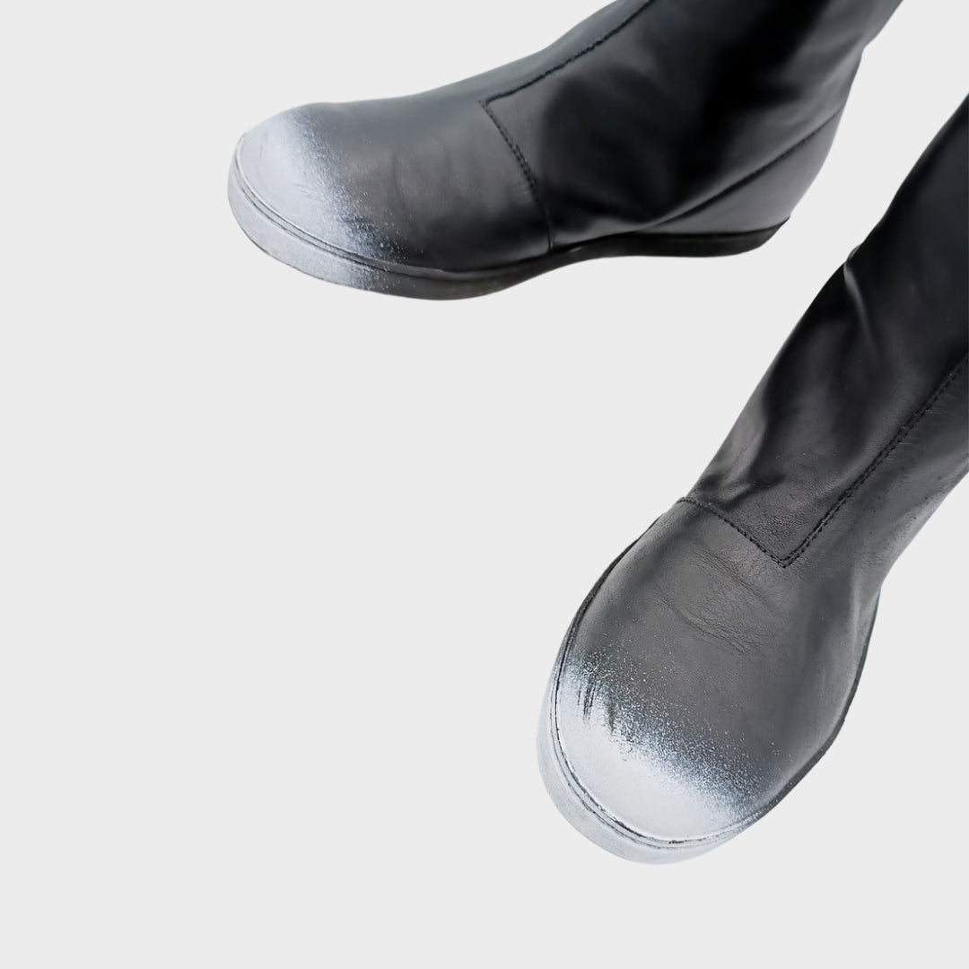 SARAH PACINI Ganzjahresstiefel schwarz mit weißer Kappe, Reißverschluss Größe 40