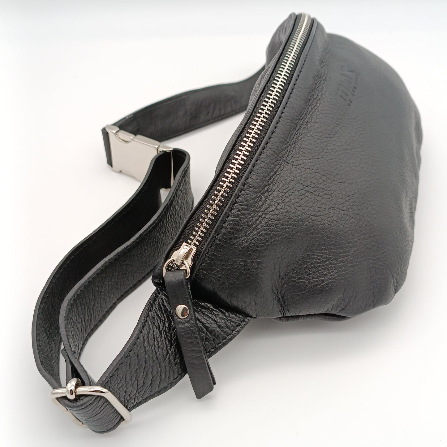 Minx Gürteltasche mit Reißverschluss aus Leder, Schwarz