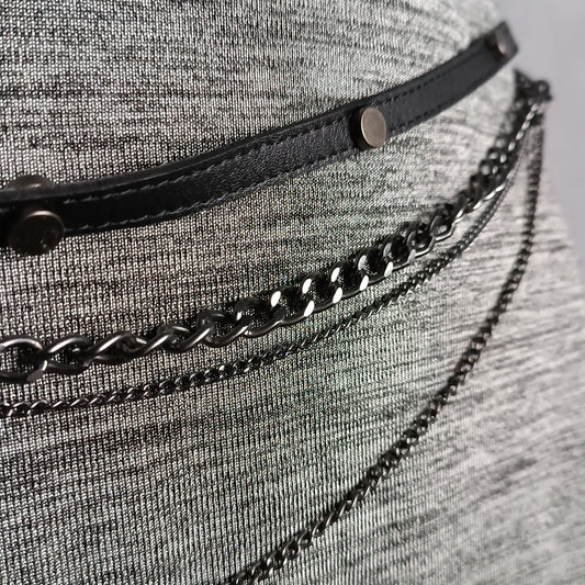 SARAH PACINI Gürtel schwarz, Leder mit kleinen Ketten