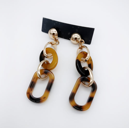 Ohrringe mit hängenden Ringen