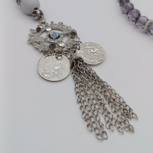 Italienische Kette, lila und graue Perlen, mit mehrteiligem Anhänger