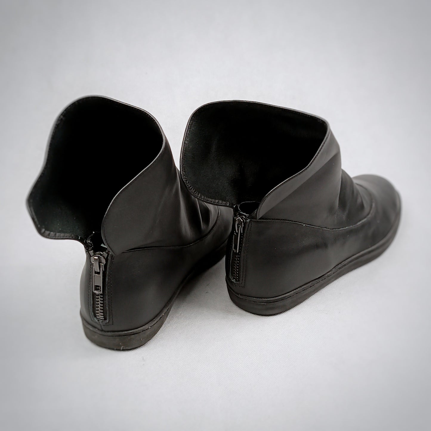 SARAH PACINI Low Boots in schwarz, Dystopie