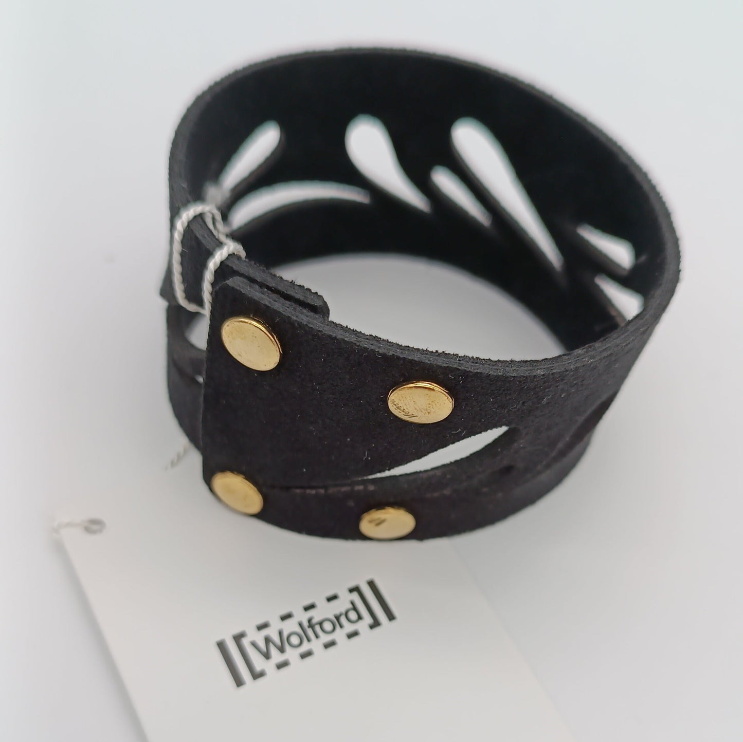Wolford Armband mit goldenen Nieten und Stanzmuster schwarz