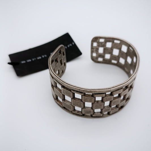 SARAH PACINI breiter Armreif, versilbert, quadratische Waben